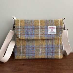 The ‘Eilean' - Small Harris Tweed Messenger Bag