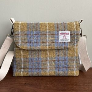 The ‘Eilean' - Small Harris Tweed Messenger Bag