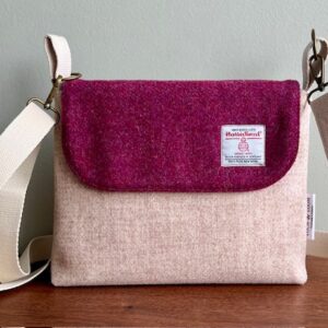 The ‘Eilean' - Small Harris Tweed Messenger Bag