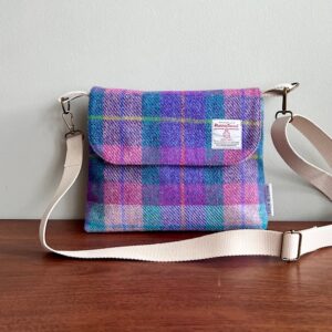 The ‘Eilean' - Small Harris Tweed Messenger Bag